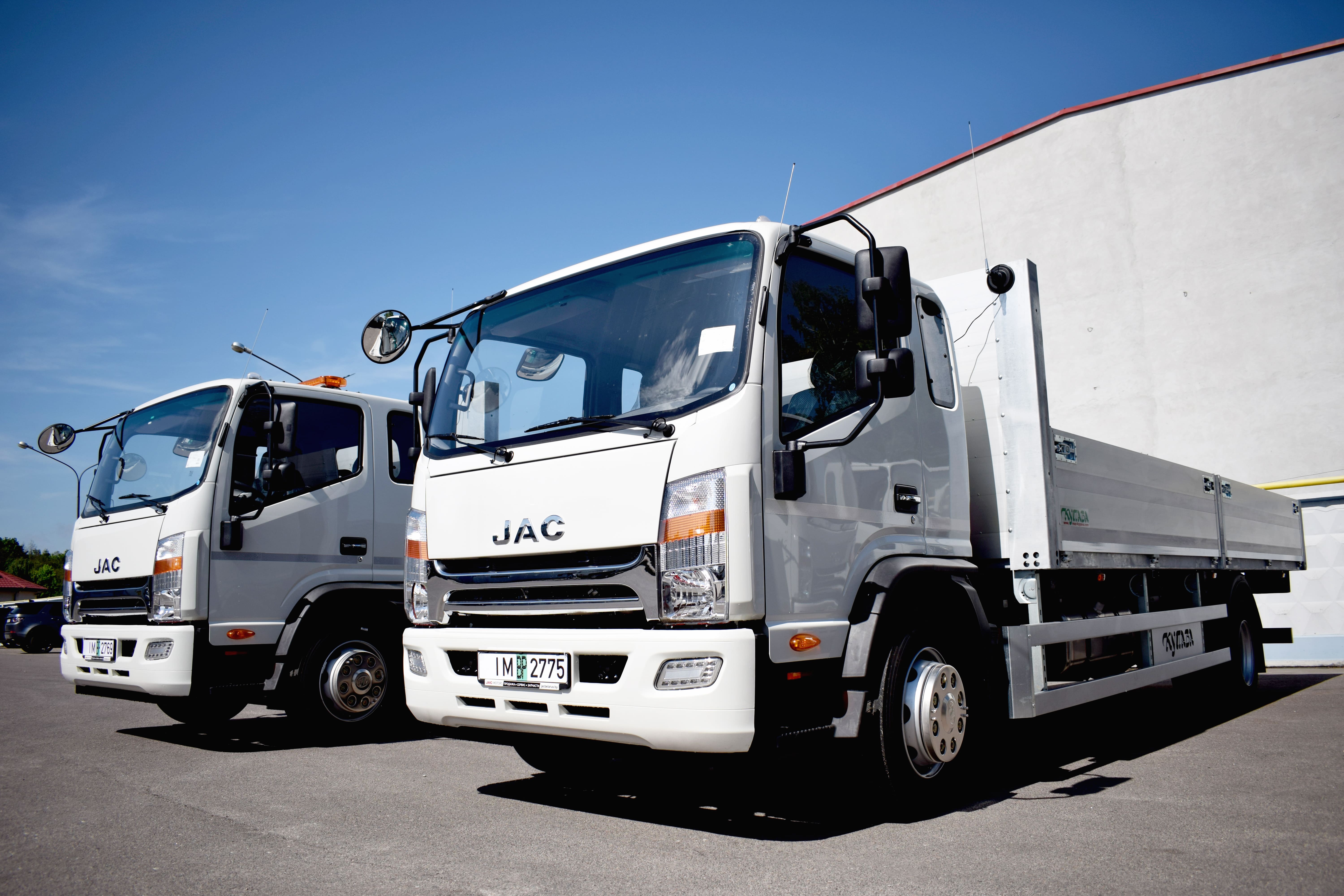 Отгрузка сразу трёх автомобилей JAC N-120 L