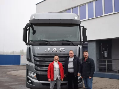 Безопасность, производительность, комфорт – все в одном тягаче JAC K7. Фото отгрузок. Заказ на декабрь.